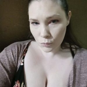 Meet your Posher, Junea